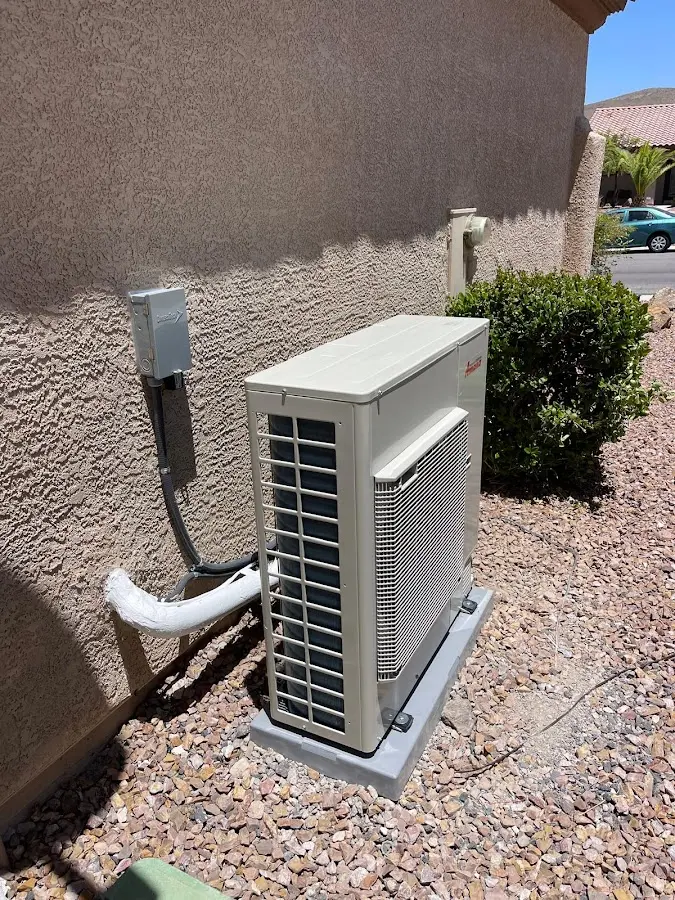 Residential air conditioning condenser unit in Kennedale